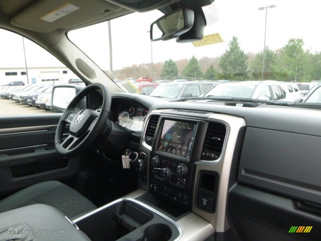 2017 1500 Big Horn Crew Cab 4x4 - Bright White / Black/Diesel Gray photo #11