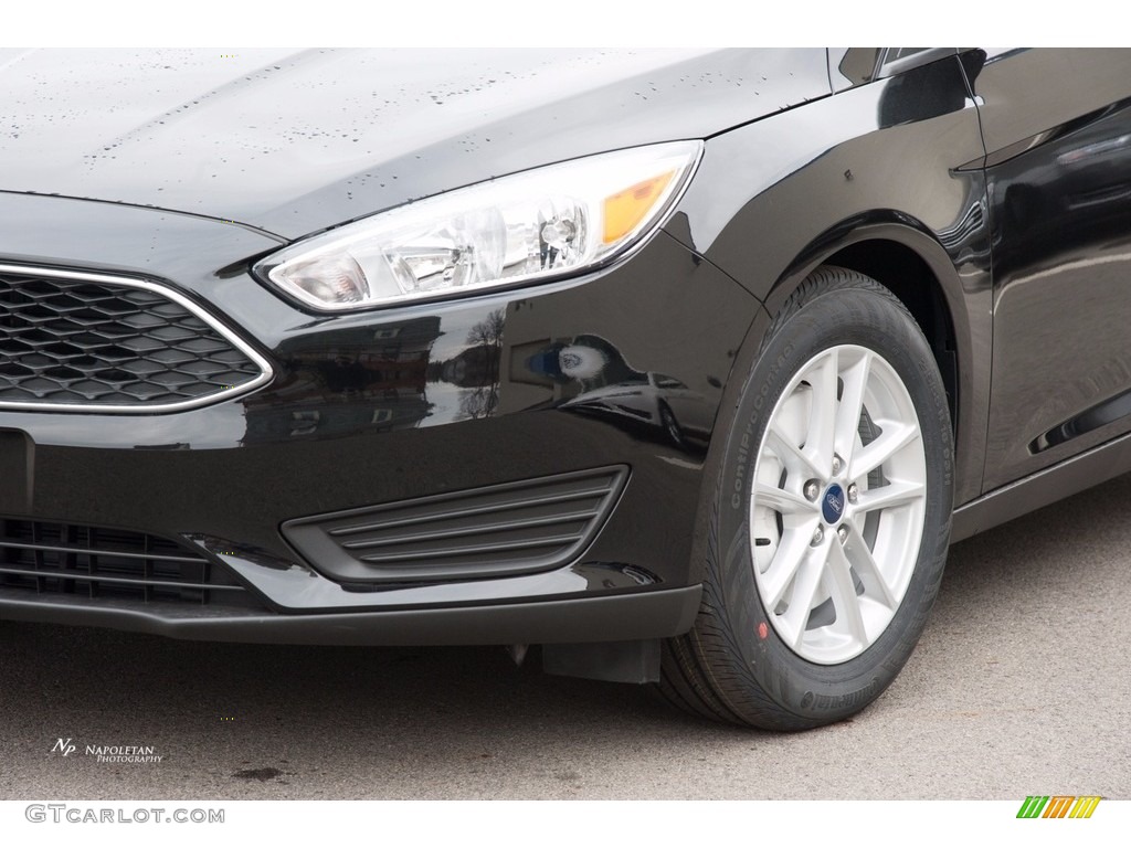 2016 Focus SE Sedan - Shadow Black / Charcoal Black photo #2
