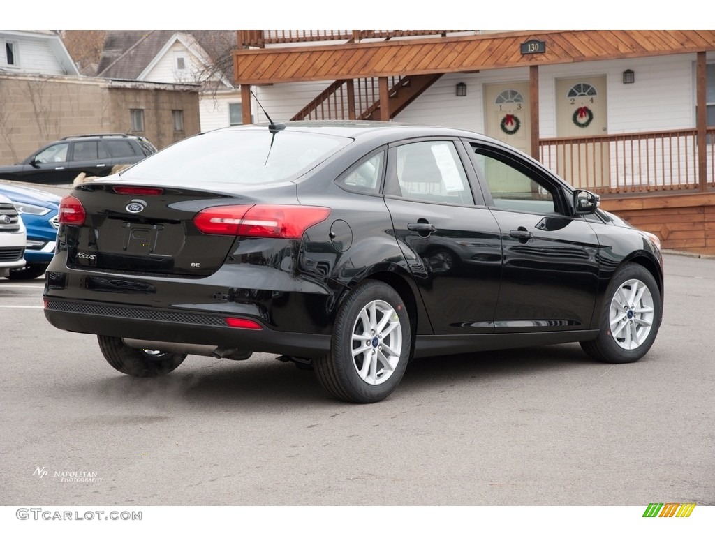 2016 Focus SE Sedan - Shadow Black / Charcoal Black photo #3