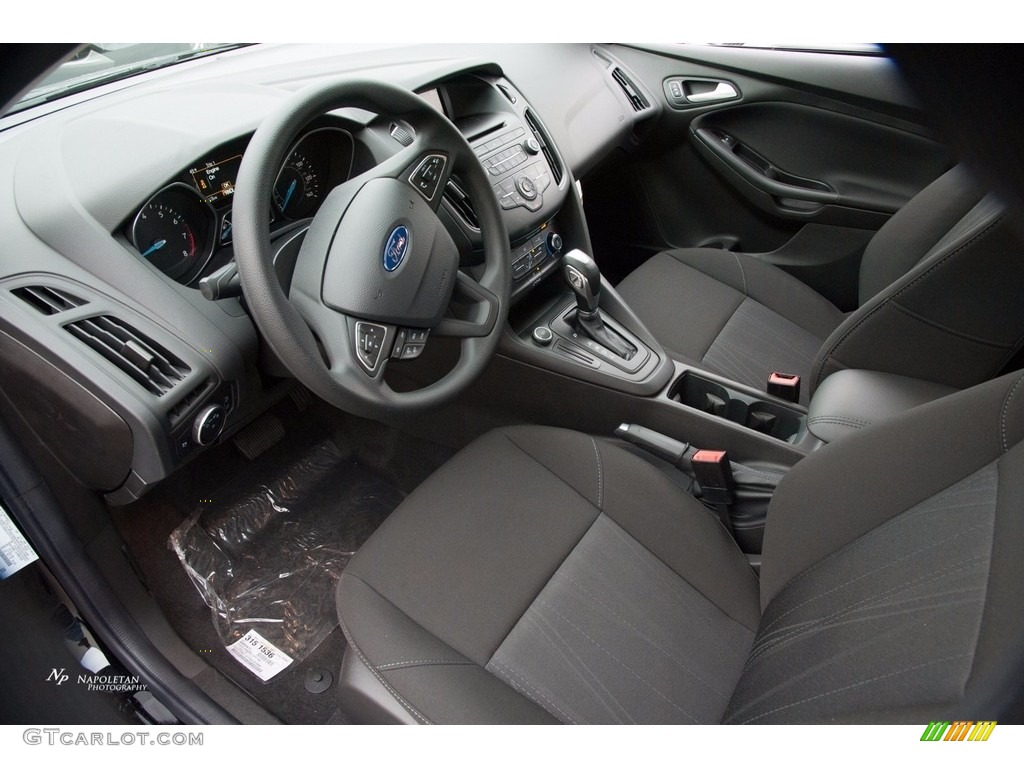 2016 Focus SE Sedan - Shadow Black / Charcoal Black photo #5