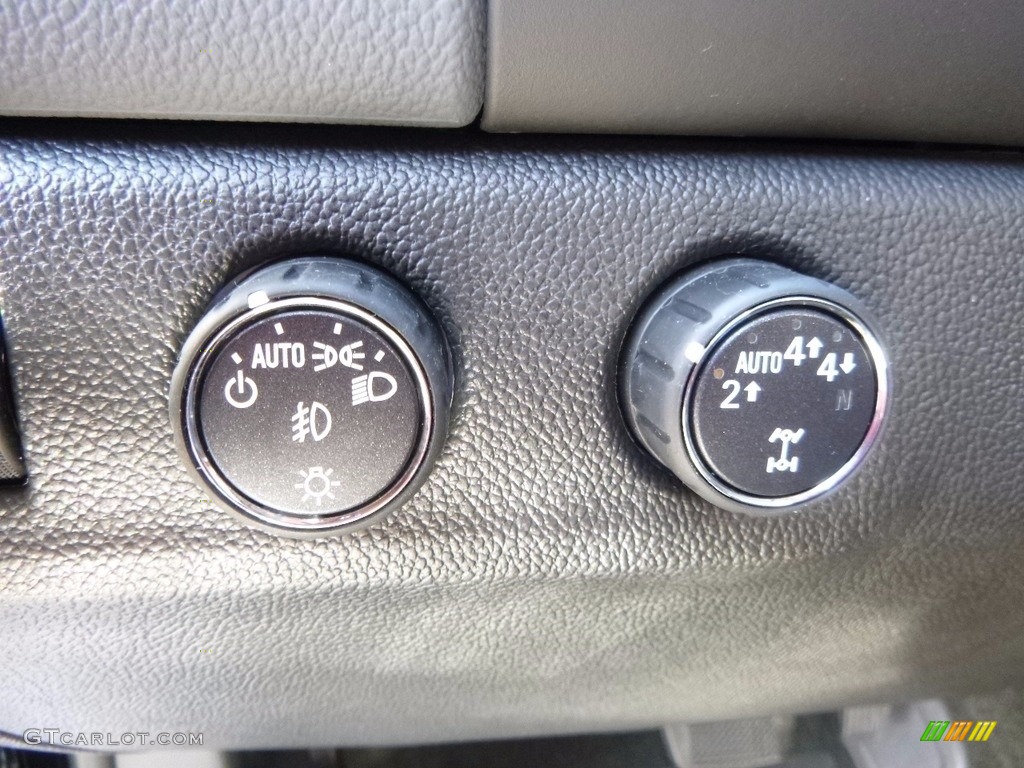 2017 Chevrolet Colorado Z71 Crew Cab 4x4 Controls Photo #117248734