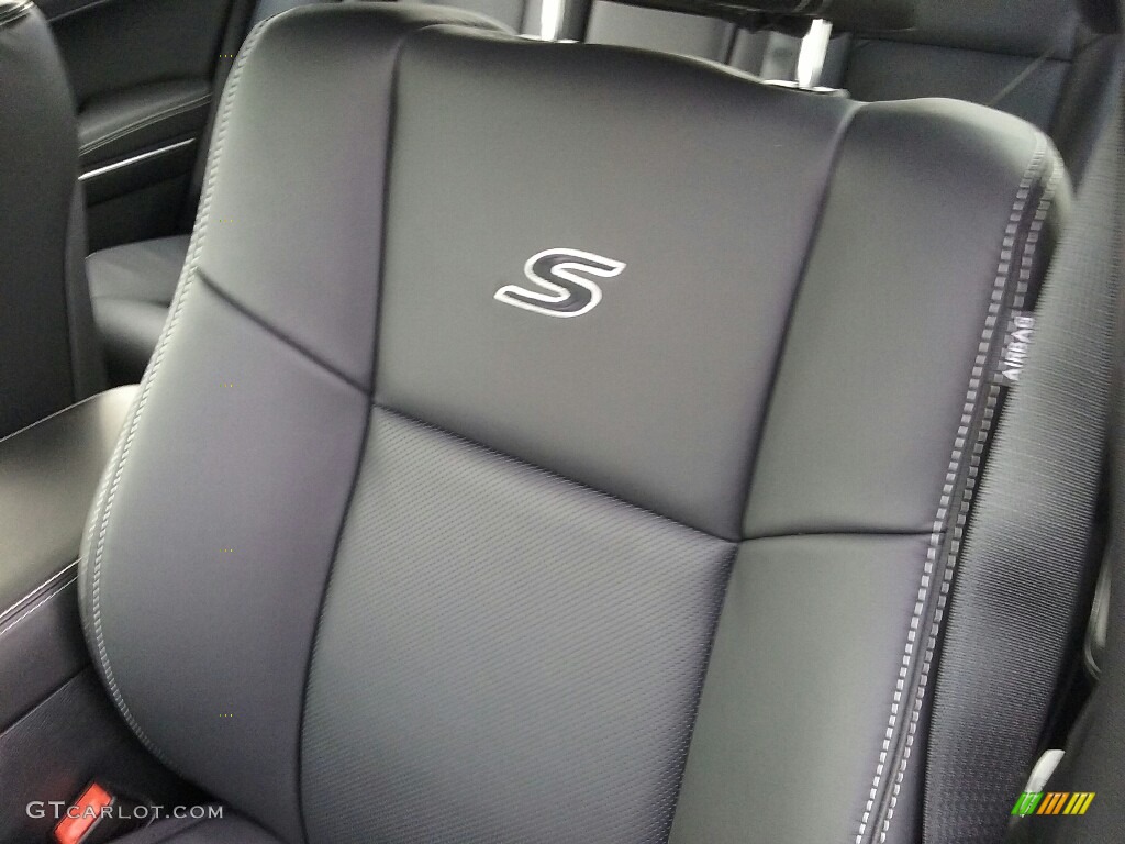 2017 Chrysler 300 S AWD Front Seat Photos