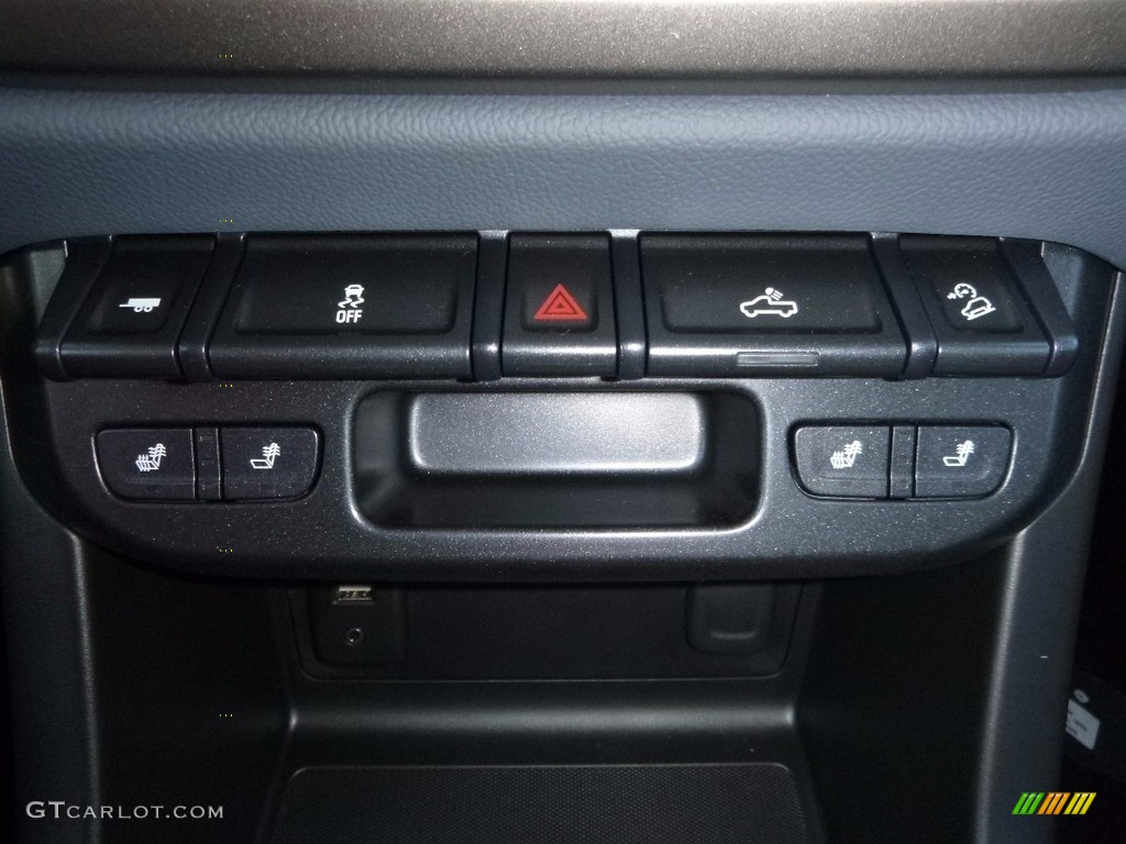 2017 Chevrolet Colorado Z71 Crew Cab 4x4 Controls Photo #117248776