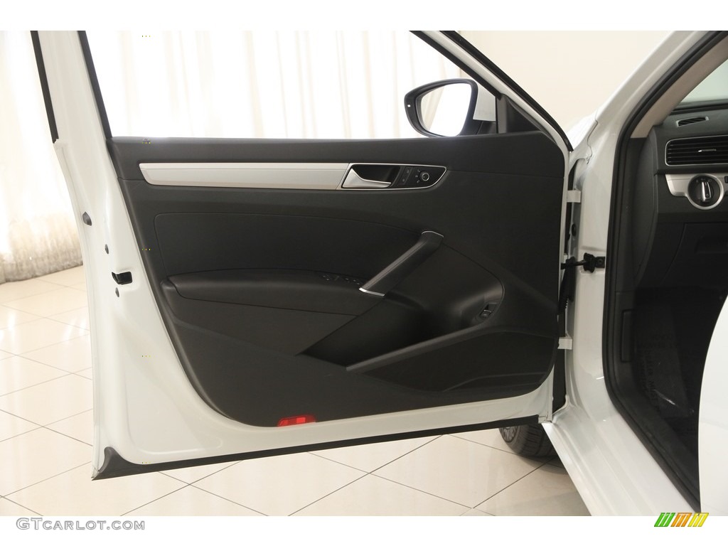 2016 Volkswagen Passat S Sedan Titan Black Door Panel Photo #117251122