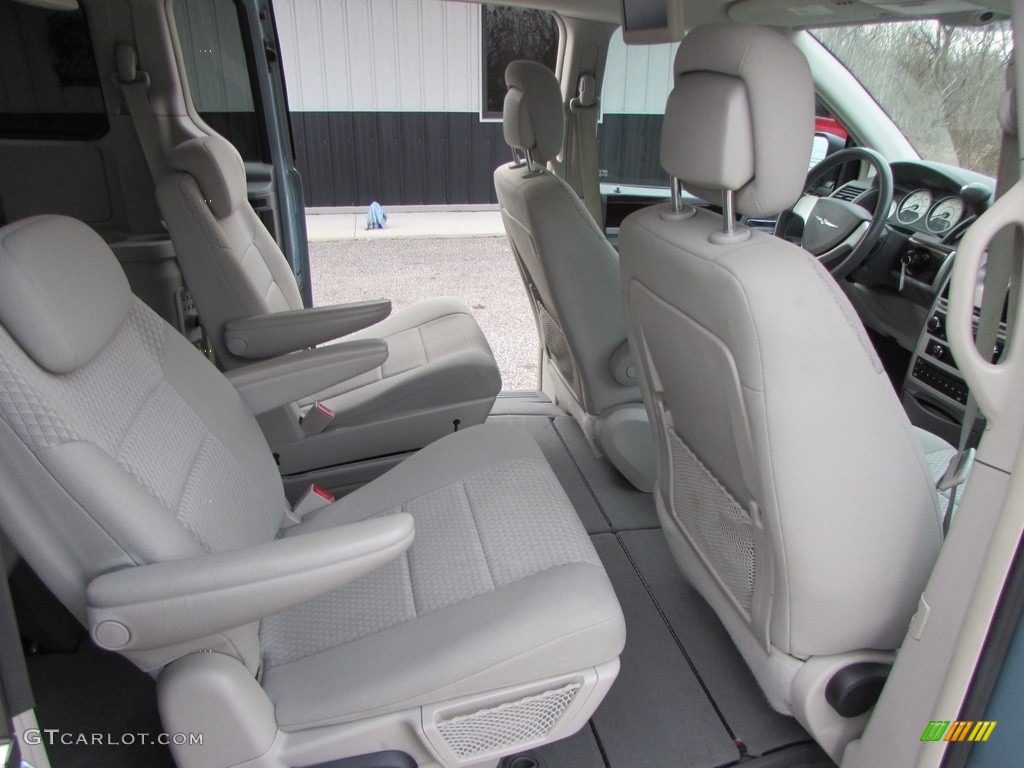 2010 Town & Country Touring - Clearwater Blue Pearl / Medium Slate Gray/Light Shale photo #29