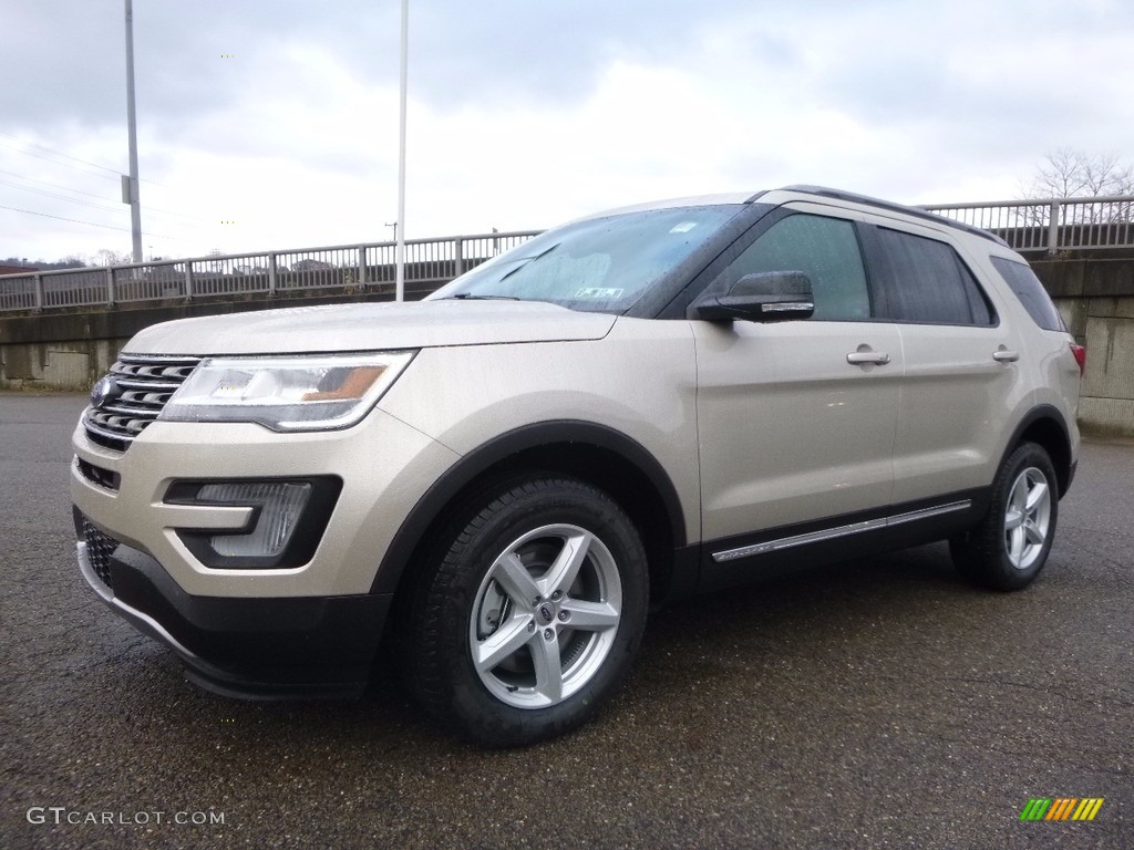 2017 Explorer XLT 4WD - White Gold / Ebony Black photo #6