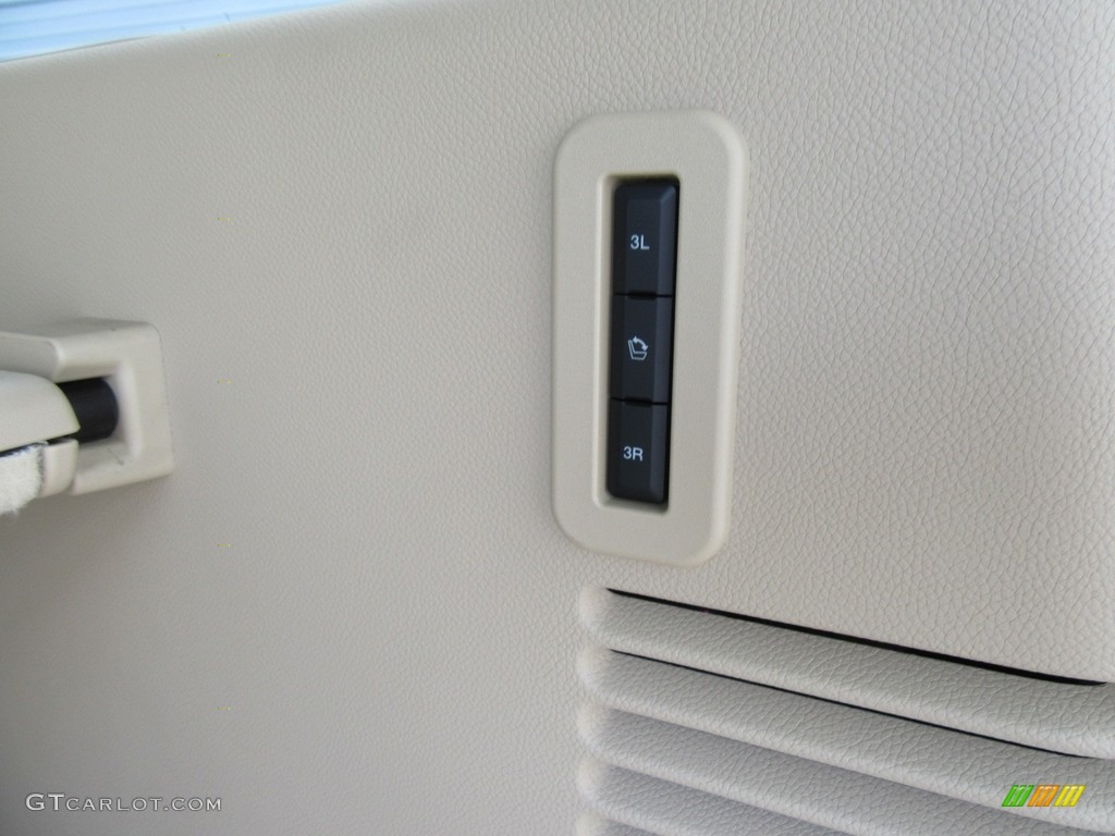 2017 Ford Expedition EL XLT Controls Photo #117257026