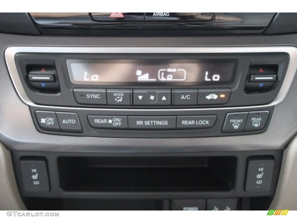 2017 Honda Pilot EX-L Controls Photo #117257047