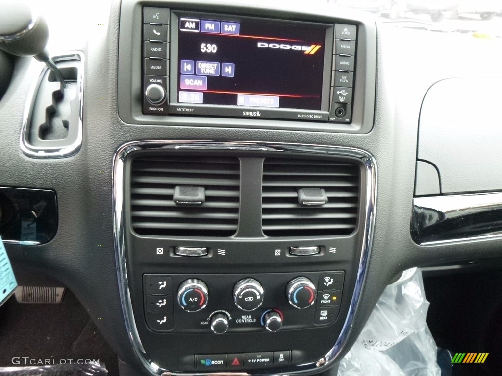 2017 Dodge Grand Caravan SXT Controls Photos