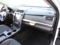 Super White - Camry SE Photo No. 16