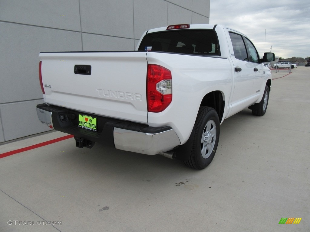 2017 Tundra SR5 CrewMax 4x4 - Super White / Black photo #4