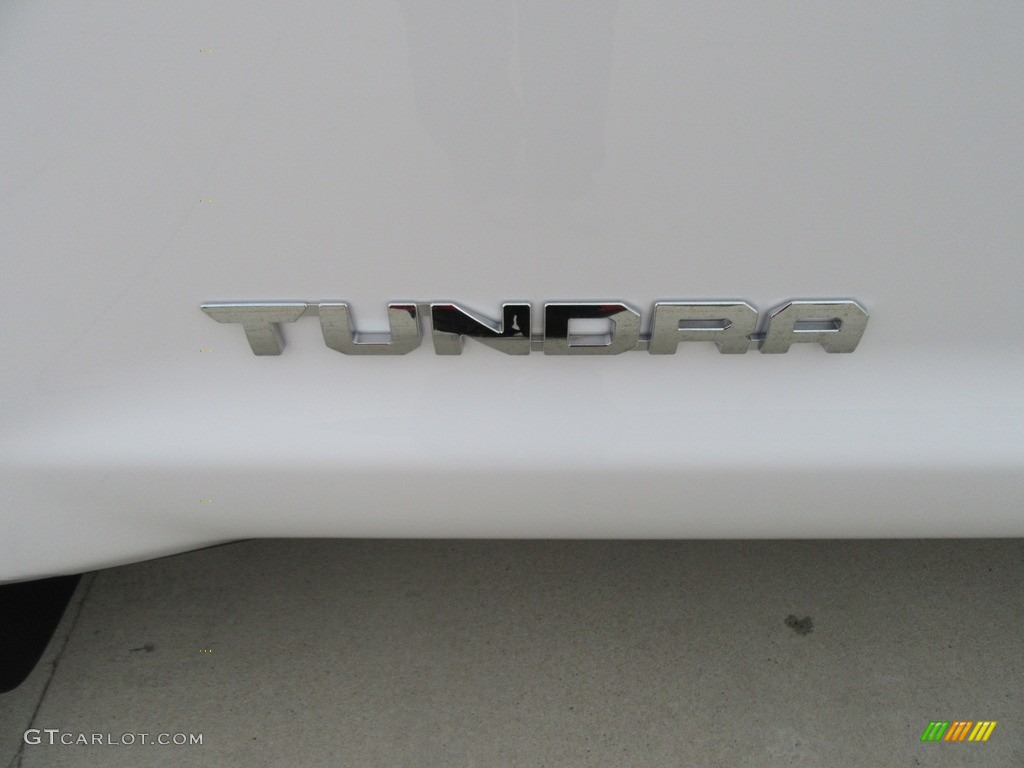 2017 Tundra SR5 CrewMax 4x4 - Super White / Black photo #14