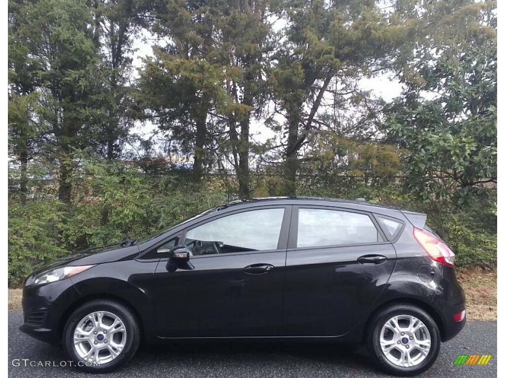 2015 Fiesta SE Hatchback - Tuxedo Black Metallic / Charcoal Black photo #1