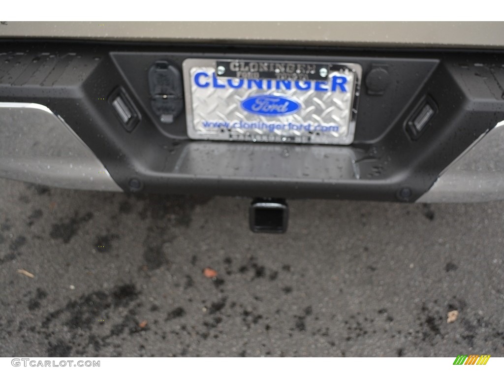 2017 Explorer FWD - Ingot Silver / Medium Light Camel photo #5