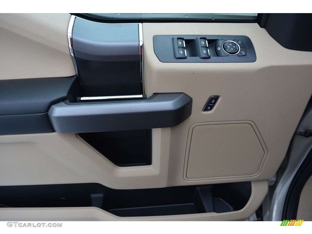 2017 Explorer FWD - Ingot Silver / Medium Light Camel photo #7