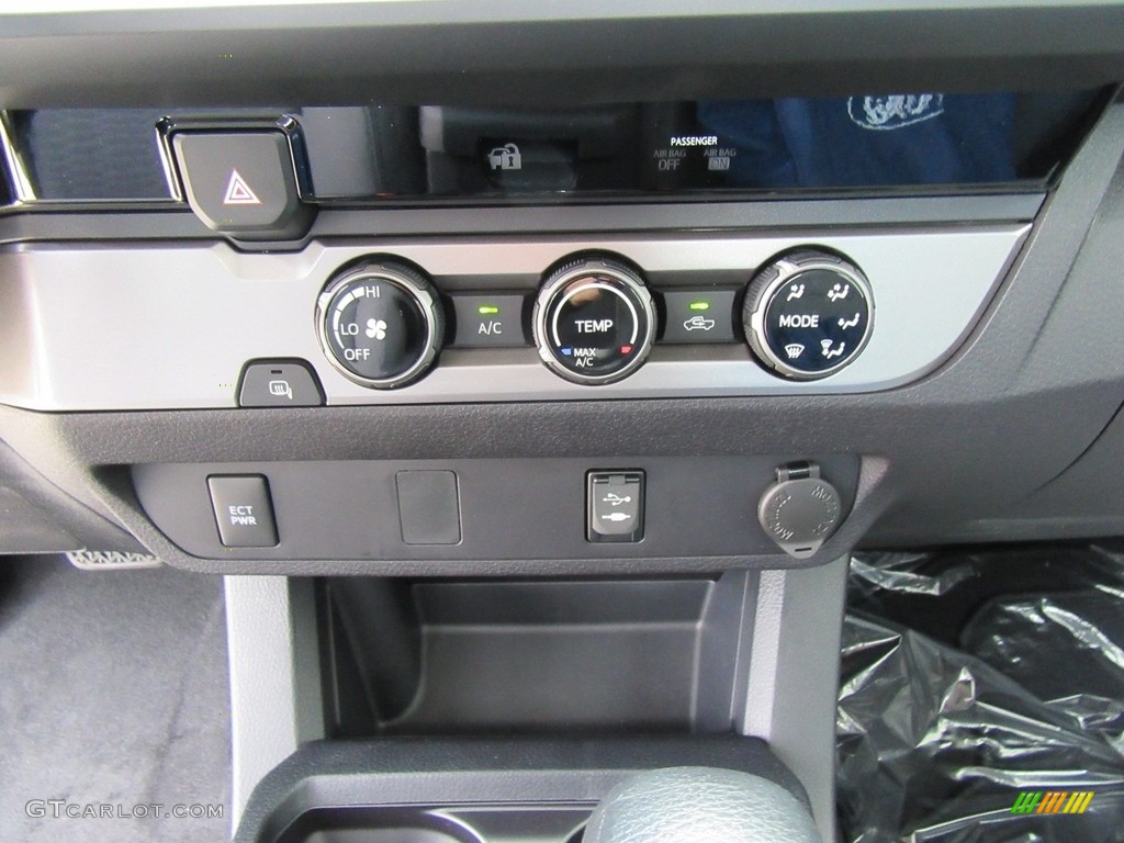 2017 Toyota Tacoma SR Access Cab Controls Photos