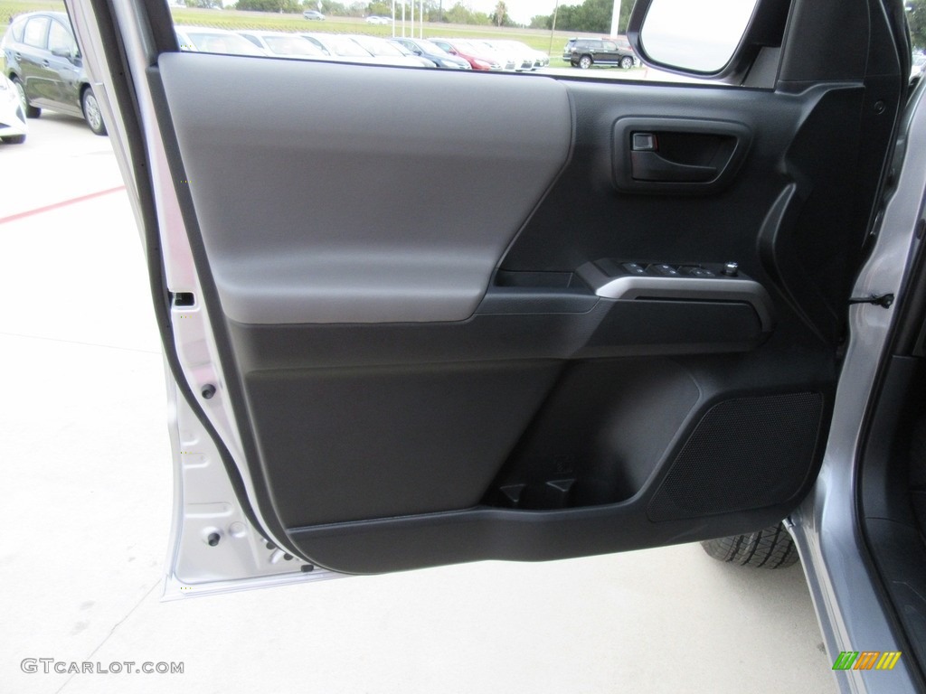 2017 Toyota Tacoma SR5 Double Cab Door Panel Photos