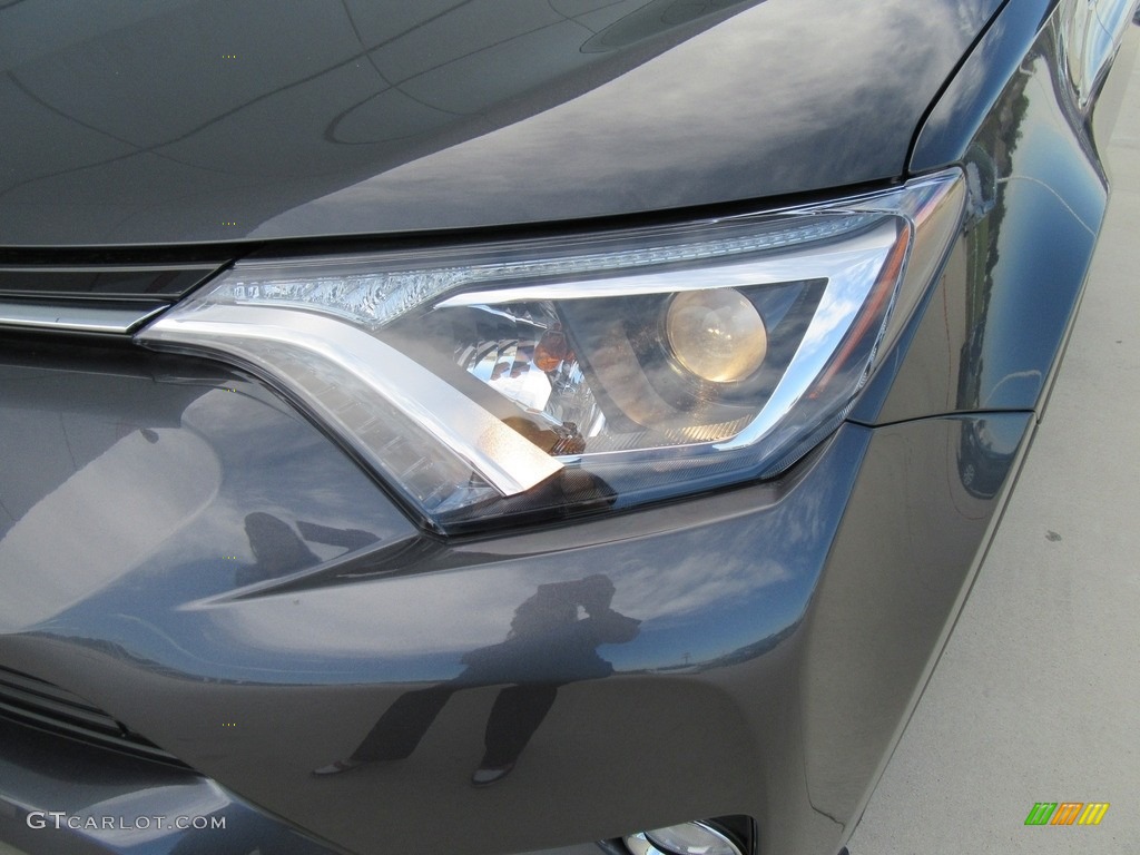 2017 RAV4 XLE - Magnetic Gray Metallic / Black photo #9