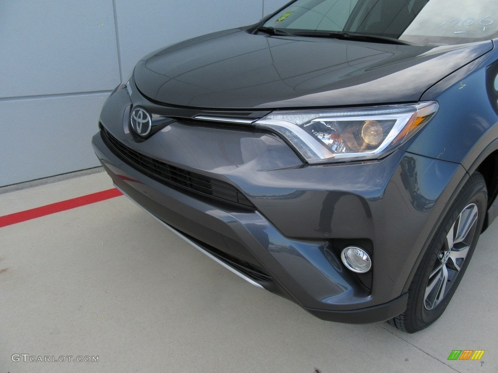2017 RAV4 XLE - Magnetic Gray Metallic / Black photo #10