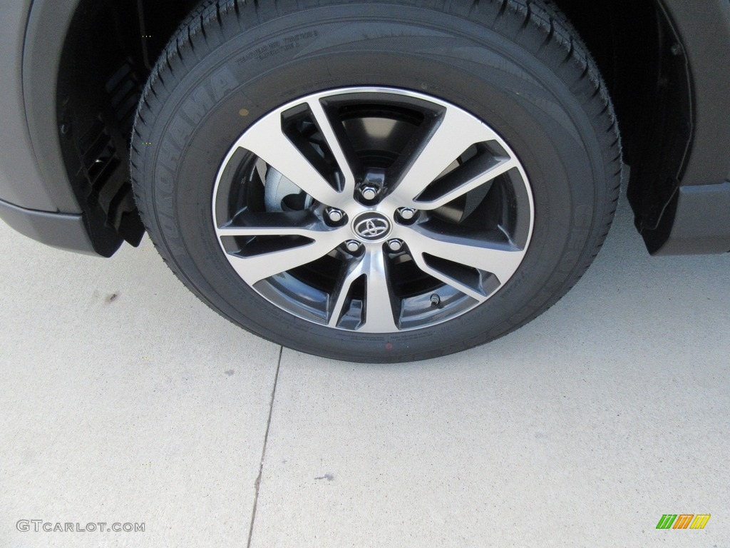 2017 Toyota RAV4 XLE Wheel Photos