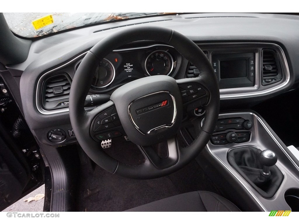 2017 Challenger R/T - Pitch Black / Black photo #8