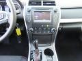 Super White - Camry SE Photo No. 25