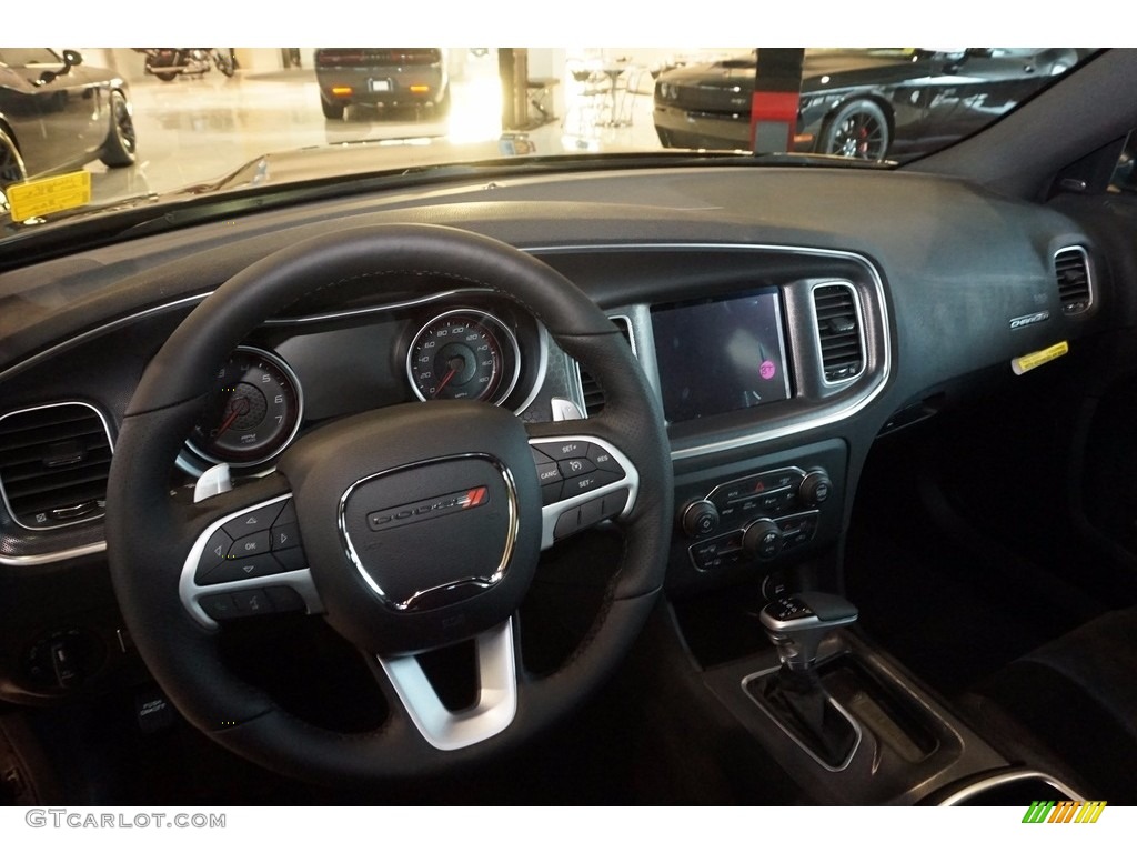 2017 Dodge Charger R/T Scat Pack Black Dashboard Photo #117281050