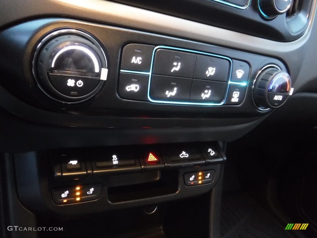2017 Chevrolet Colorado Z71 Crew Cab 4x4 Controls Photo #117284143