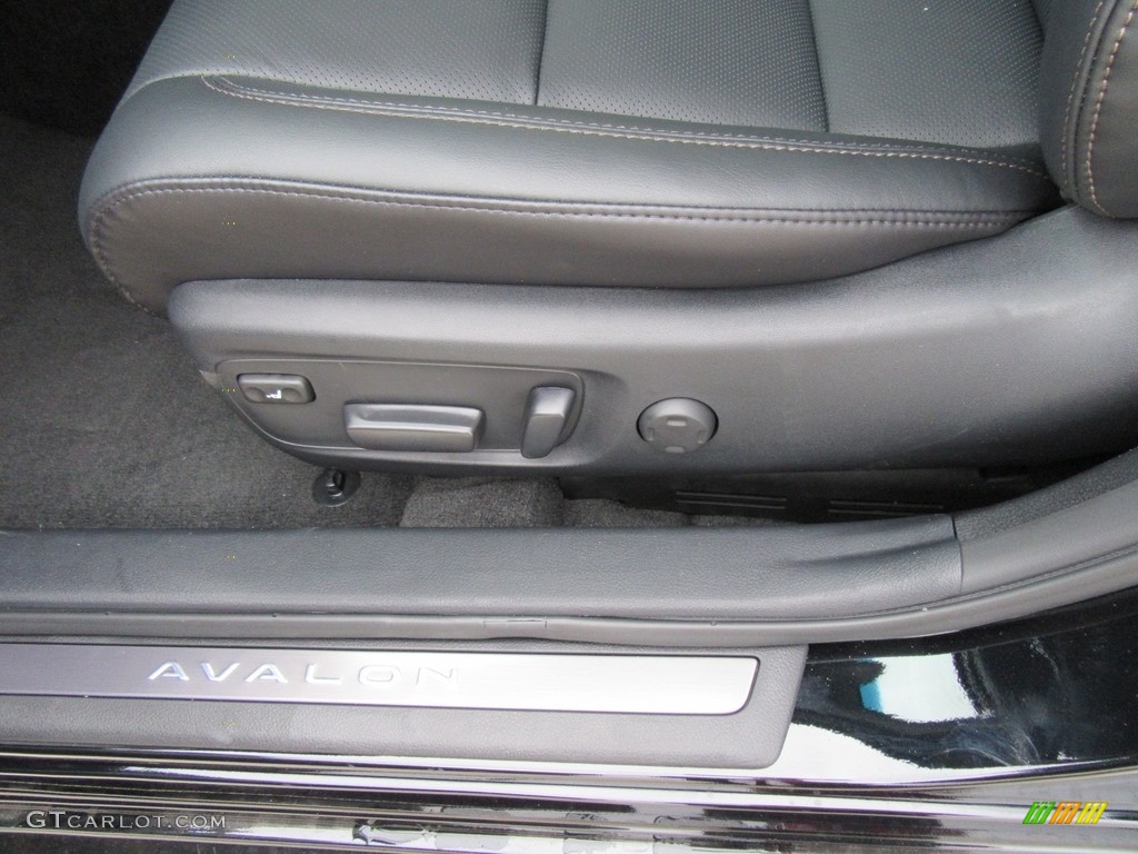 2017 Toyota Avalon Limited Front Seat Photo #117286870