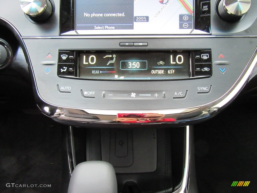 2017 Toyota Avalon Limited Controls Photo #117286927