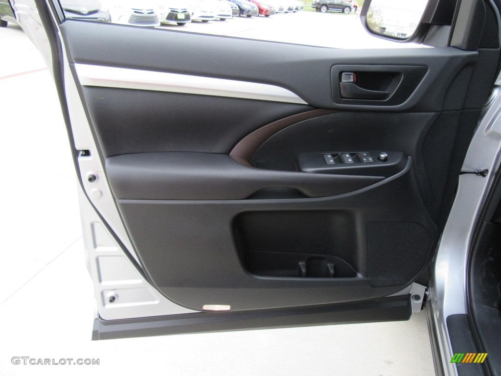 2016 Toyota Highlander LE Plus Black Door Panel Photo #117288922