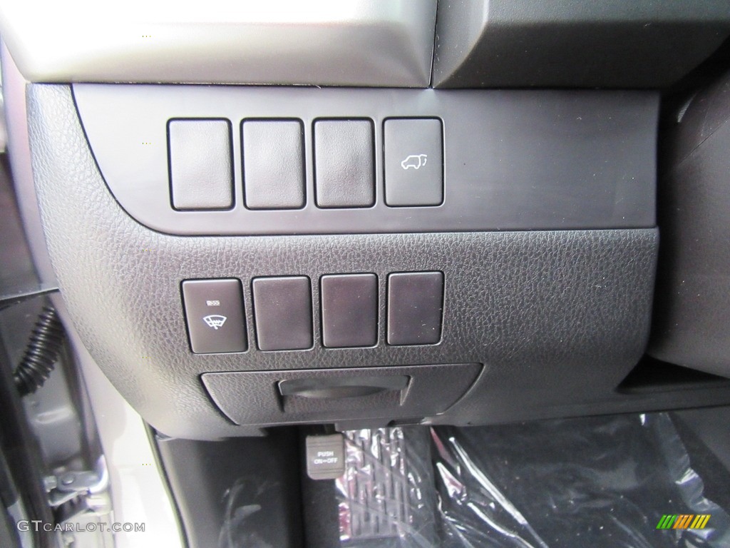 2016 Toyota Highlander LE Plus Controls Photos