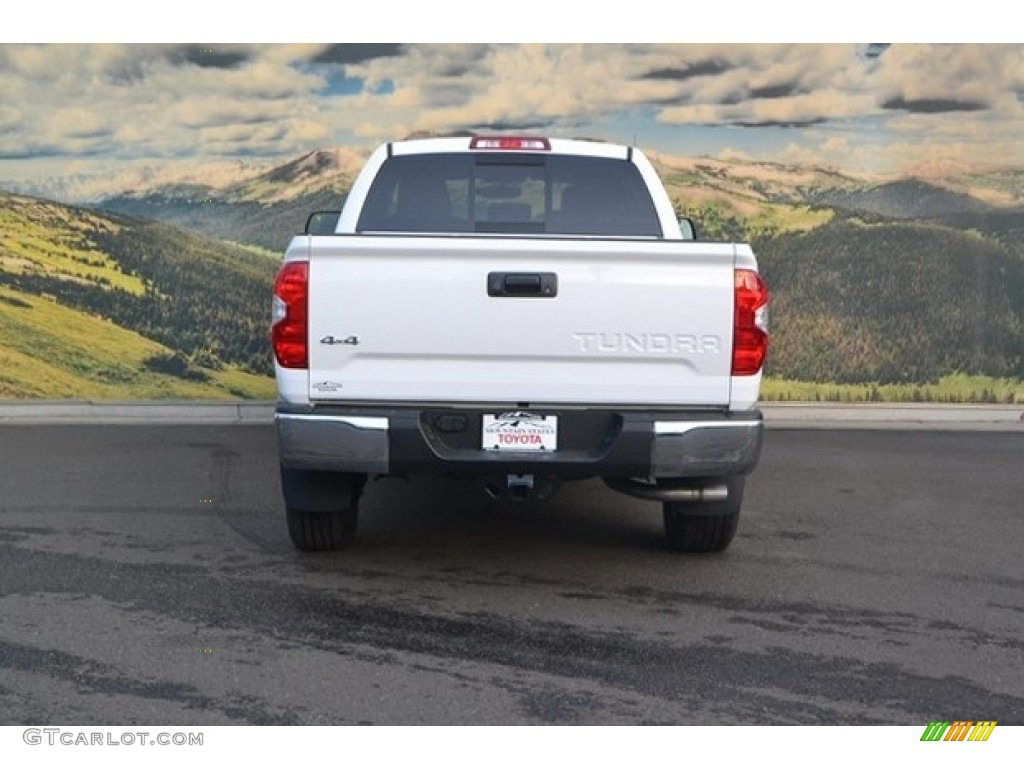 2017 Tundra SR5 Double Cab 4x4 - Super White / Graphite photo #4