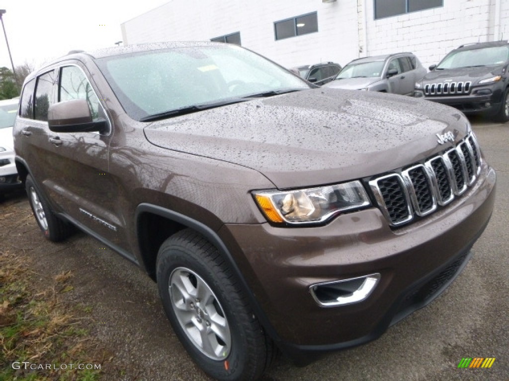 2017 Grand Cherokee Laredo 4x4 - Walnut Brown Metallic / Black/Light Frost Beige photo #9