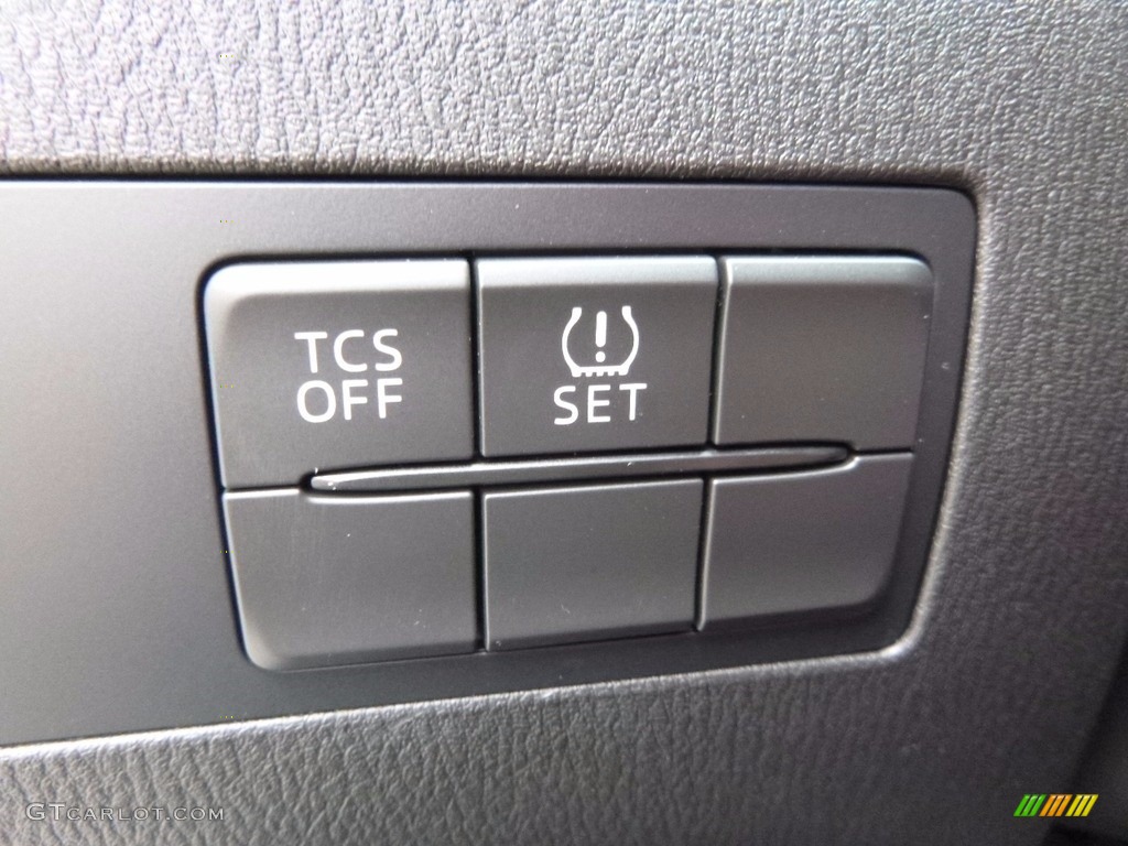 2017 Mazda CX-3 Sport AWD Controls Photo #117294690