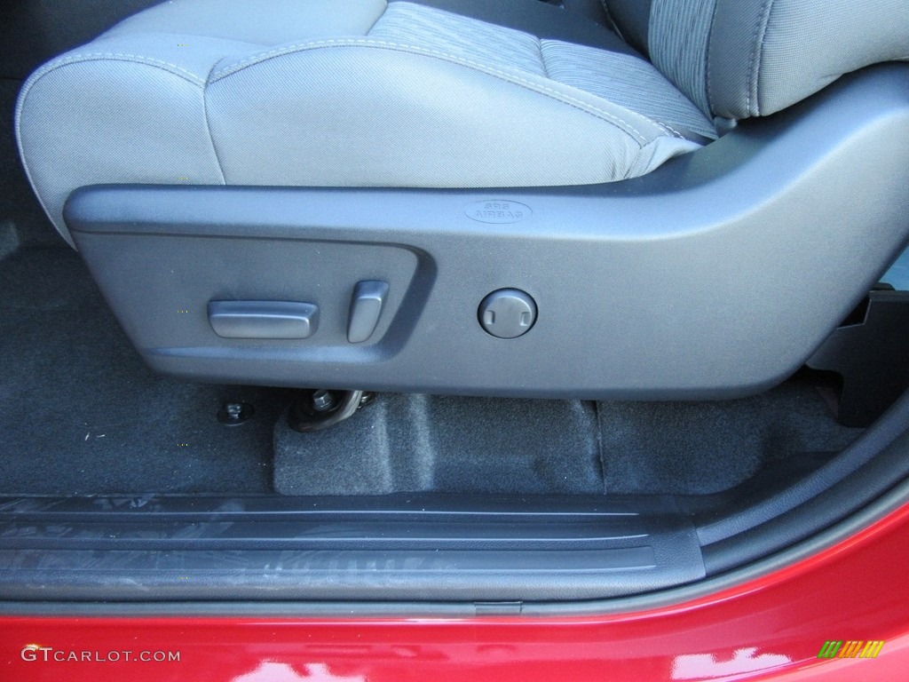 2017 Tundra SR5 CrewMax 4x4 - Barcelona Red Metallic / Graphite photo #25
