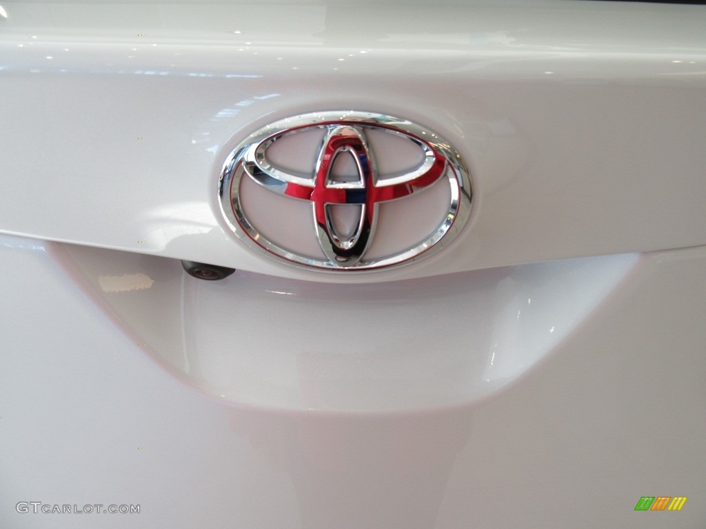 2017 Toyota Corolla iM Standard Corolla iM Model Marks and Logos Photo #117303447