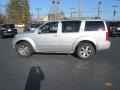 Silver Lightning Metallic - Pathfinder SE 4x4 Photo No. 9