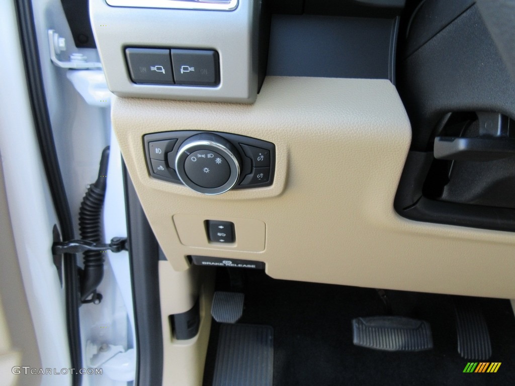 2017 Ford F350 Super Duty Lariat Crew Cab 4x4 Controls Photo #117306552