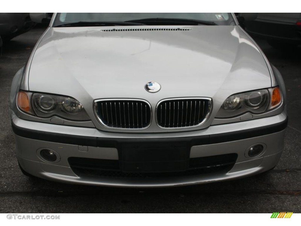 2002 3 Series 330xi Sedan - Titanium Silver Metallic / Black photo #3