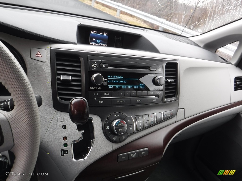 2014 Sienna XLE - Silver Sky Metallic / Light Gray photo #16