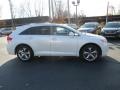 Blizzard White Pearl - Venza V6 Photo No. 5