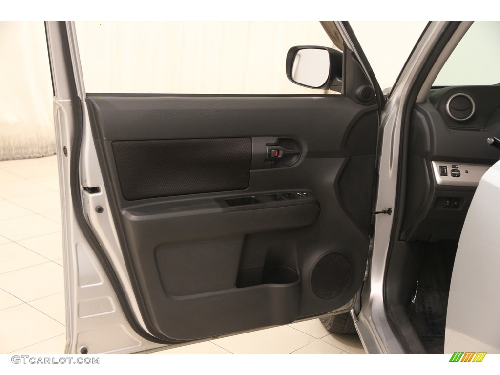 2010 xB  - Classic Silver Metallic / Dark Gray photo #4