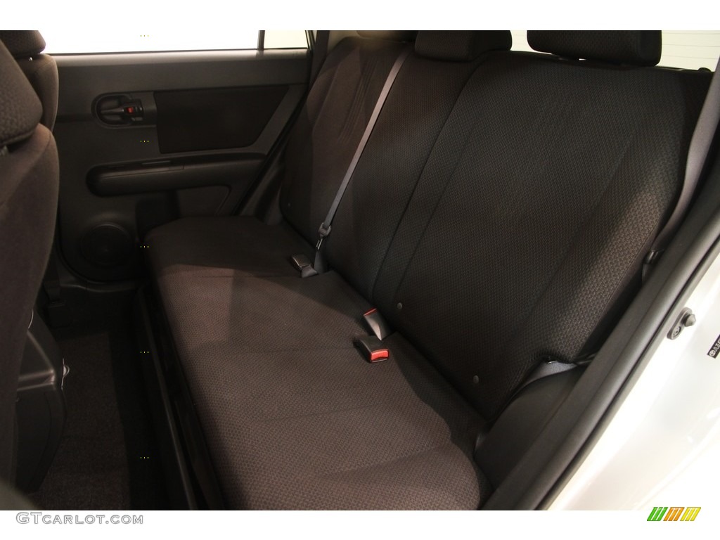 2010 xB  - Classic Silver Metallic / Dark Gray photo #13