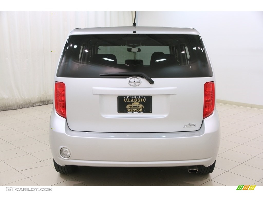2010 xB  - Classic Silver Metallic / Dark Gray photo #14