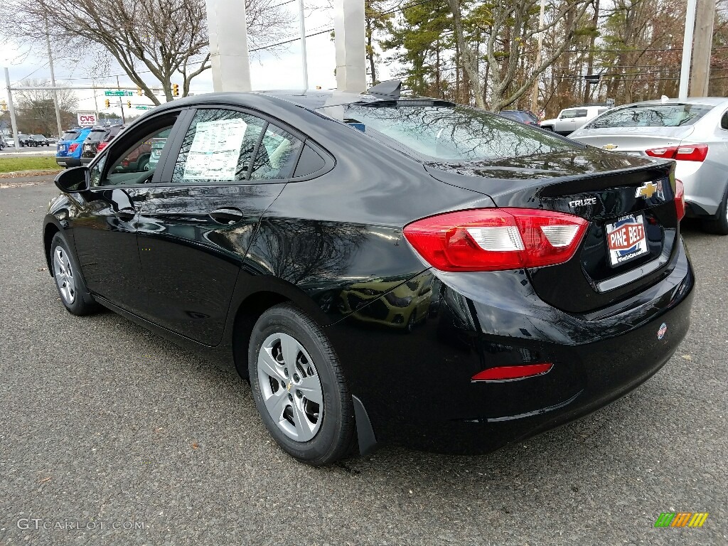2017 Cruze LS - Mosaic Black Metallic / Jet Black photo #4