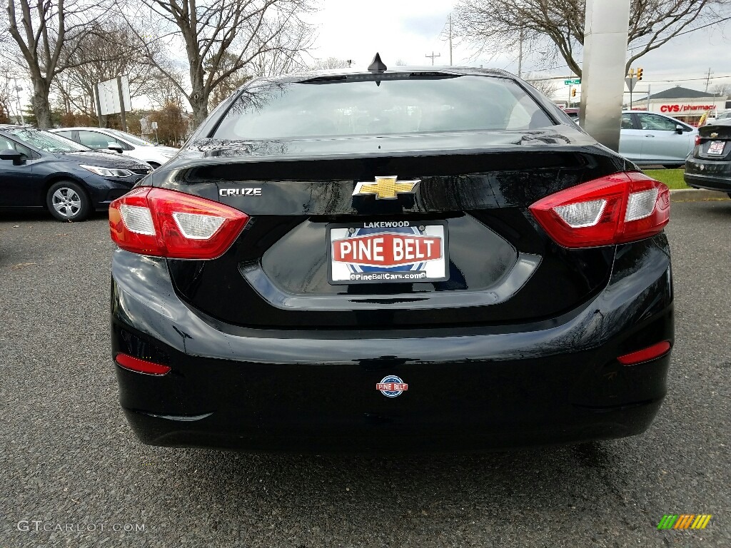 2017 Cruze LS - Mosaic Black Metallic / Jet Black photo #5