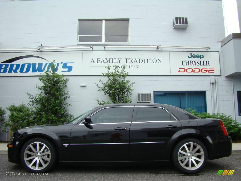 Brilliant Black Crystal Pearl Chrysler 300