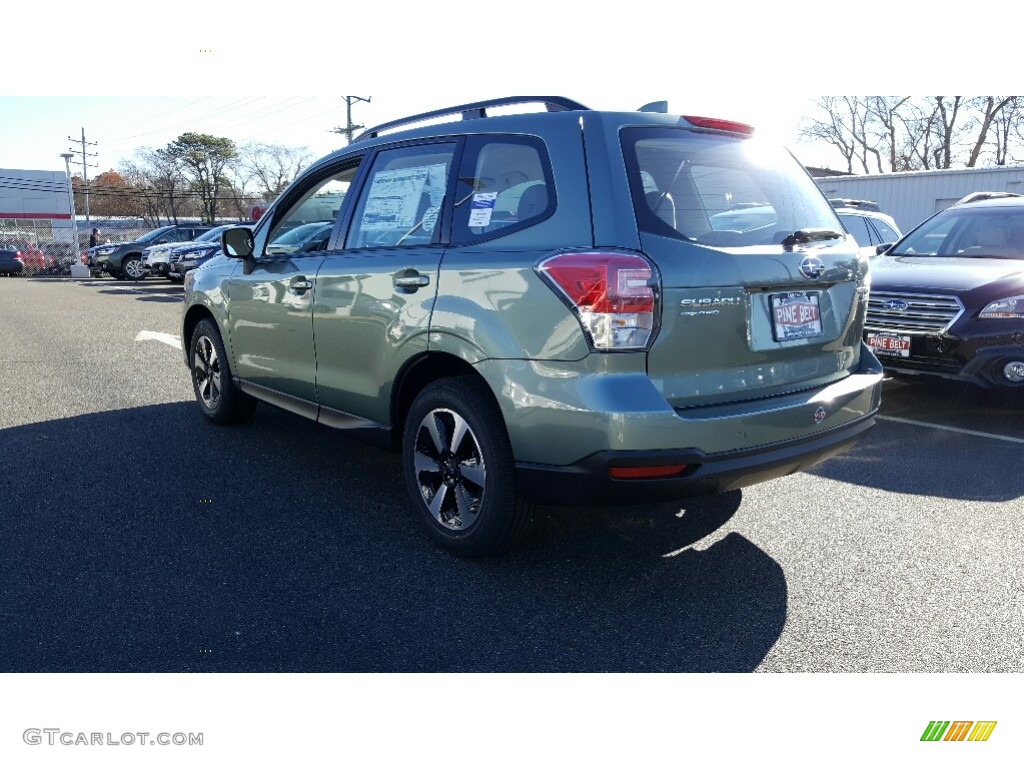 2017 Forester 2.5i - Jasmine Green Metallic / Gray photo #4