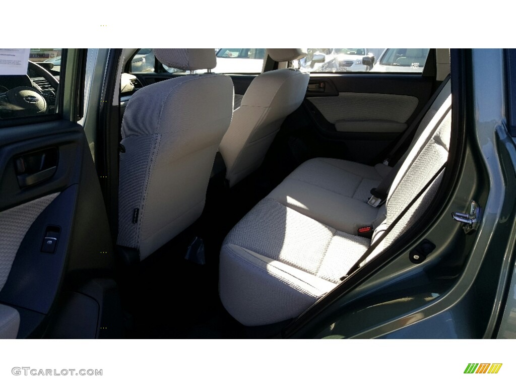 2017 Forester 2.5i - Jasmine Green Metallic / Gray photo #8